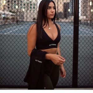 kittenish black sports bra with padding NWT